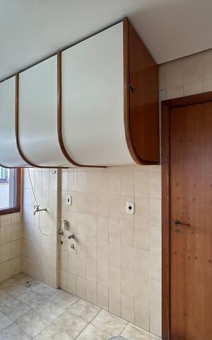 Apartamento para alugar com 299m², 3 quartos e 2 vagas Apartamento para alugar com 299m², 3 quartos e 2 vagasÁrea de Serviço