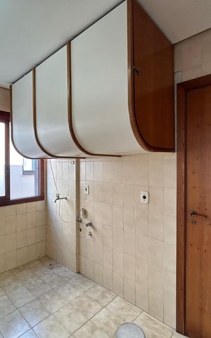 Apartamento para alugar com 299m², 3 quartos e 2 vagas Apartamento para alugar com 299m², 3 quartos e 2 vagasÁrea de Serviço