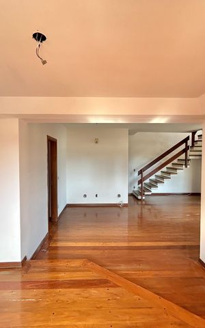 Apartamento para alugar com 299m², 3 quartos e 2 vagas Apartamento para alugar com 299m², 3 quartos e 2 vagasSala