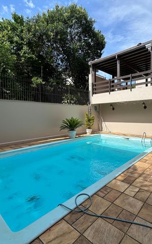 Apartamento para alugar com 299m², 3 quartos e 2 vagas Apartamento para alugar com 299m², 3 quartos e 2 vagasÁrea comum - Piscina