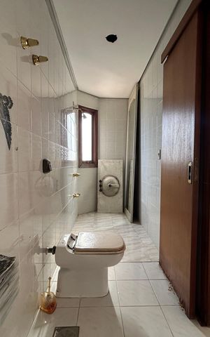 Apartamento para alugar com 299m², 3 quartos e 2 vagas Apartamento para alugar com 299m², 3 quartos e 2 vagasBanheiro