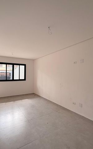 Casa à venda com 132m², 4 quartos e 2 vagas Casa à venda com 132m², 4 quartos e 2 vagasSala