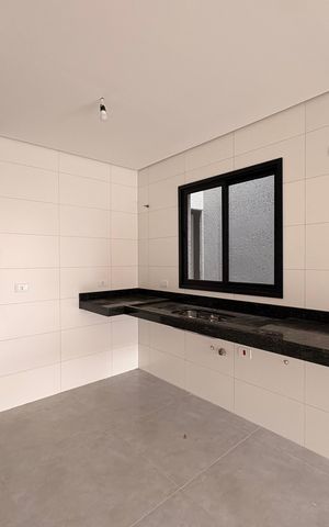 Casa à venda com 132m², 4 quartos e 2 vagas Casa à venda com 132m², 4 quartos e 2 vagasCozinha