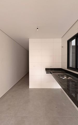 Casa à venda com 132m², 4 quartos e 2 vagas Casa à venda com 132m², 4 quartos e 2 vagasCozinha