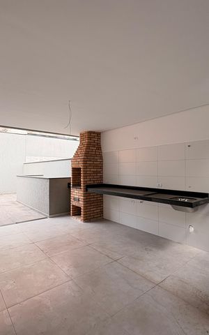 Casa à venda com 132m², 4 quartos e 2 vagas Casa à venda com 132m², 4 quartos e 2 vagasÁrea gourmet cobertura