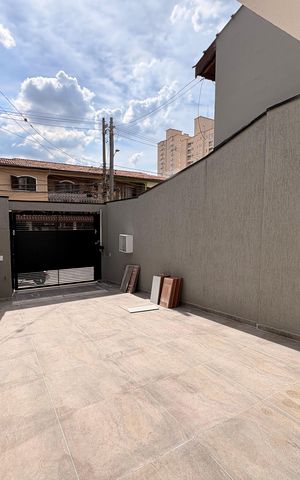 Casa à venda com 132m², 4 quartos e 2 vagas Casa à venda com 132m², 4 quartos e 2 vagasGaragem