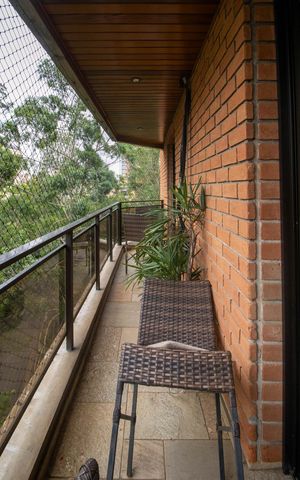 Apartamento à venda com 361m², 4 quartos e 4 vagas Apartamento à venda com 361m², 4 quartos e 4 vagasVaranda suíte 1 e 2