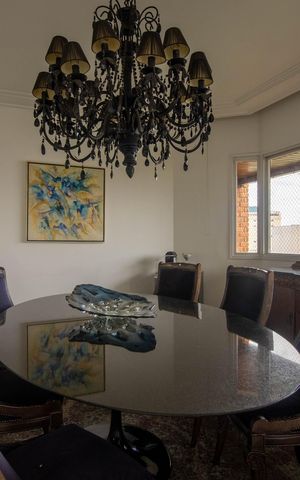 Apartamento à venda com 361m², 4 quartos e 4 vagas Apartamento à venda com 361m², 4 quartos e 4 vagasSala de Jantar