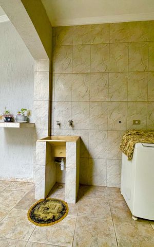 Casa à venda com 415m², 4 quartos e 5 vagas Casa à venda com 415m², 4 quartos e 5 vagasÁrea de Serviço