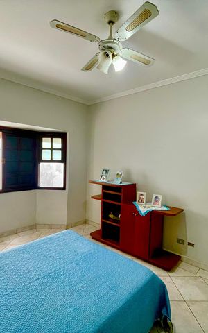 Casa à venda com 415m², 4 quartos e 5 vagas Casa à venda com 415m², 4 quartos e 5 vagasQuarto 2