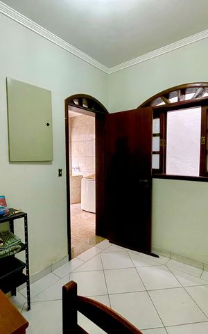Casa à venda com 415m², 4 quartos e 5 vagas Casa à venda com 415m², 4 quartos e 5 vagasEscritório