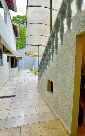 Casa à venda com 415m², 4 quartos e 5 vagas Casa à venda com 415m², 4 quartos e 5 vagasDepósito