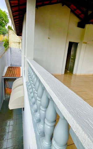 Casa à venda com 415m², 4 quartos e 5 vagas Casa à venda com 415m², 4 quartos e 5 vagasDetalhe da área externa