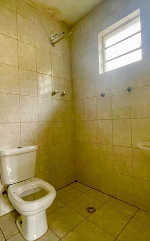 Casa à venda com 415m², 4 quartos e 5 vagas Casa à venda com 415m², 4 quartos e 5 vagasBanheiro da Suíte 4