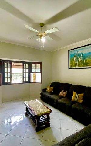 Casa à venda com 415m², 4 quartos e 5 vagas Casa à venda com 415m², 4 quartos e 5 vagasSala