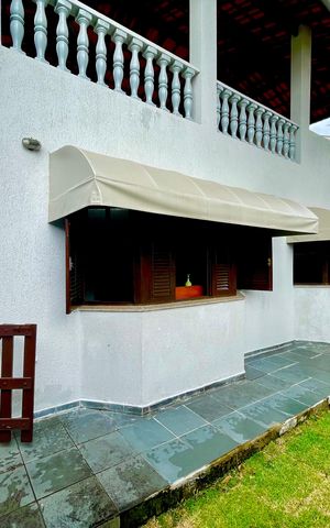 Casa à venda com 415m², 4 quartos e 5 vagas Casa à venda com 415m², 4 quartos e 5 vagasDetalhe da área externa