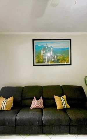 Casa à venda com 415m², 4 quartos e 5 vagas Casa à venda com 415m², 4 quartos e 5 vagasSala