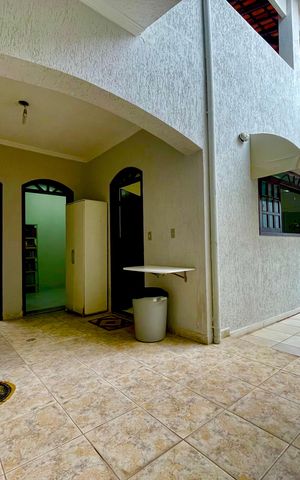 Casa à venda com 415m², 4 quartos e 5 vagas Casa à venda com 415m², 4 quartos e 5 vagasÁrea de Serviço