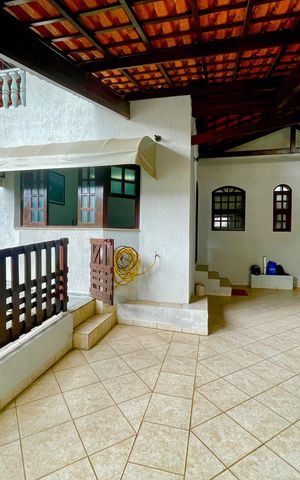 Casa à venda com 415m², 4 quartos e 5 vagas Casa à venda com 415m², 4 quartos e 5 vagasGaragem