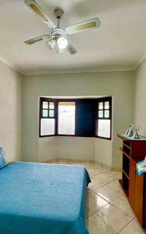 Casa à venda com 415m², 4 quartos e 5 vagas Casa à venda com 415m², 4 quartos e 5 vagasQuarto 2
