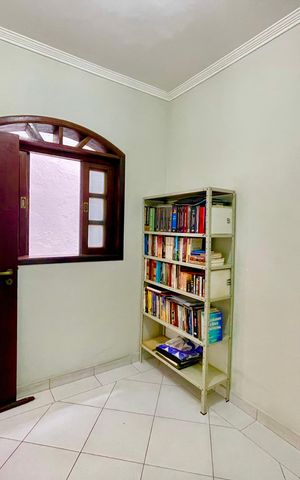 Casa à venda com 415m², 4 quartos e 5 vagas Casa à venda com 415m², 4 quartos e 5 vagasEscritório
