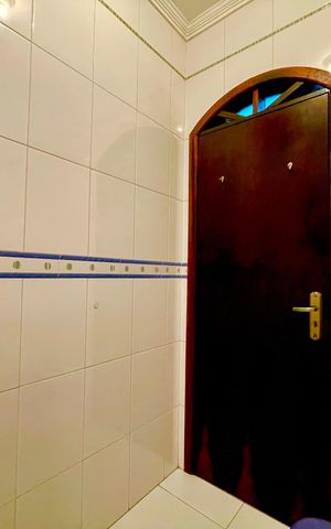 Casa à venda com 415m², 4 quartos e 5 vagas Casa à venda com 415m², 4 quartos e 5 vagasBanheiro