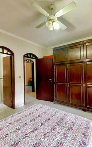 Casa à venda com 415m², 4 quartos e 5 vagas Casa à venda com 415m², 4 quartos e 5 vagasQuarto 1