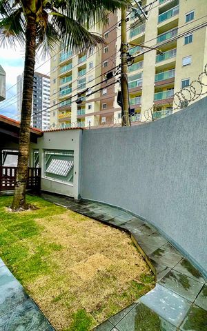 Casa à venda com 415m², 4 quartos e 5 vagas Casa à venda com 415m², 4 quartos e 5 vagasDetalhe da área externa