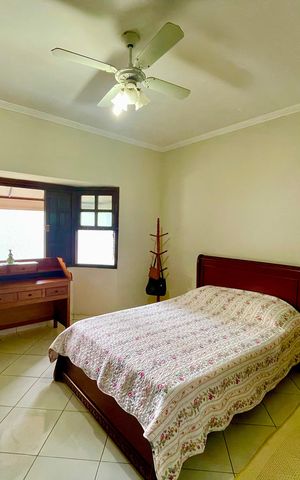 Casa à venda com 415m², 4 quartos e 5 vagas Casa à venda com 415m², 4 quartos e 5 vagasQuarto 1
