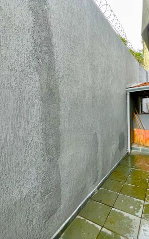 Casa à venda com 415m², 4 quartos e 5 vagas Casa à venda com 415m², 4 quartos e 5 vagasDetalhe da área externa