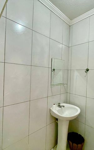 Casa à venda com 415m², 4 quartos e 5 vagas Casa à venda com 415m², 4 quartos e 5 vagasBanheiro 5