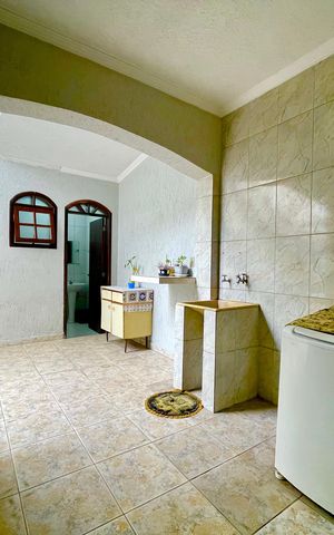 Casa à venda com 415m², 4 quartos e 5 vagas Casa à venda com 415m², 4 quartos e 5 vagasÁrea de Serviço