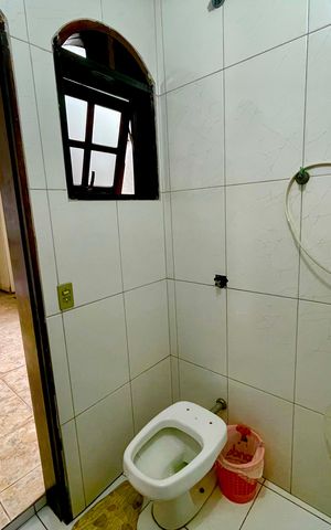 Casa à venda com 415m², 4 quartos e 5 vagas Casa à venda com 415m², 4 quartos e 5 vagasBanheiro 5