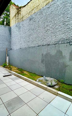Casa à venda com 415m², 4 quartos e 5 vagas Casa à venda com 415m², 4 quartos e 5 vagasQuintal