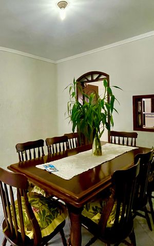 Casa à venda com 415m², 4 quartos e 5 vagas Casa à venda com 415m², 4 quartos e 5 vagasSala de Jantar
