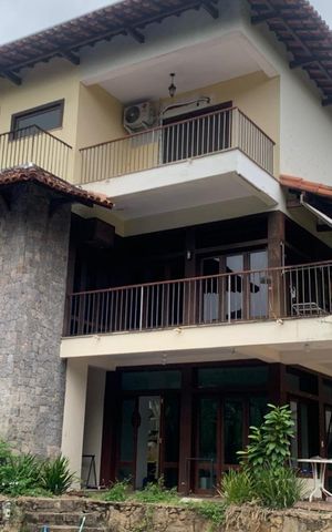 Casa para alugar com 360m², 4 quartos e 2 vagas