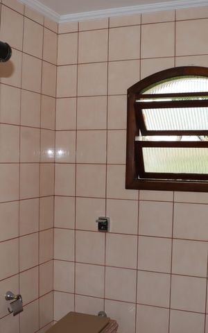 Casa de condomínio para alugar com 2600m², 3 quartos e sem vagaBanheiro Social