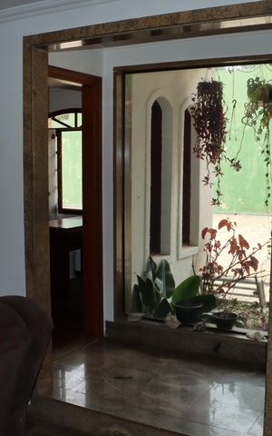 Casa de condomínio para alugar com 2600m², 3 quartos e sem vagaCorredor