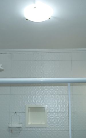 Casa de condomínio para alugar com 2600m², 3 quartos e sem vagaBanheiro da Suíte