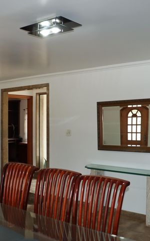 Casa de condomínio para alugar com 2600m², 3 quartos e sem vagaSala