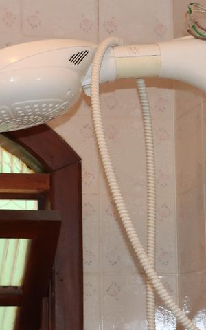 Casa de condomínio para alugar com 2600m², 3 quartos e sem vagaBanheiro de Serviço