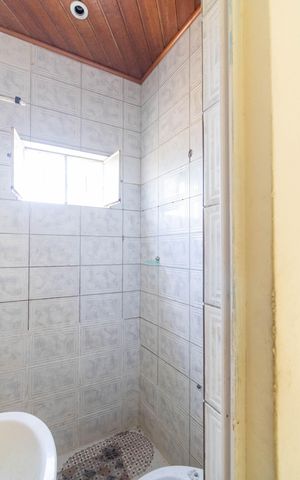 Casa para alugar com 50m², 1 quarto e 1 vaga Casa para alugar com 50m², 1 quarto e 1 vagaBanheiro