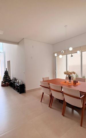 Casa de condomínio à venda com 483m², 4 quartos e 4 vagasSala de Jantar