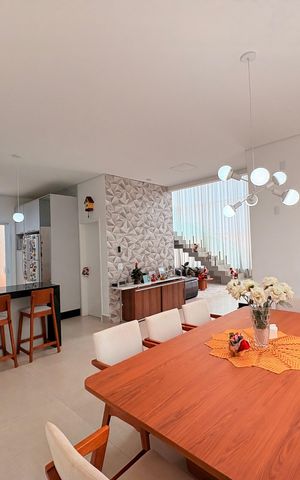 Casa de condomínio à venda com 483m², 4 quartos e 4 vagasSala de Jantar