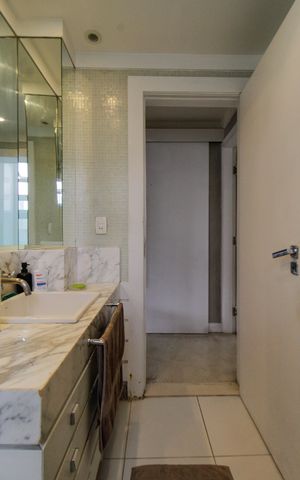 Apartamento à venda com 95m², 2 quartos e 1 vaga Apartamento à venda com 95m², 2 quartos e 1 vagaBanheiro