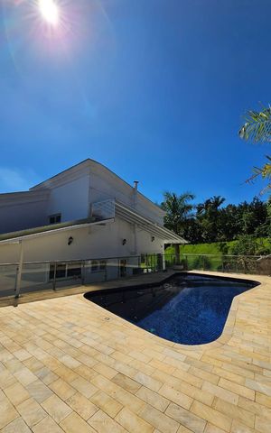 Casa de condomínio à venda com 771m², 4 quartos e 4 vagas