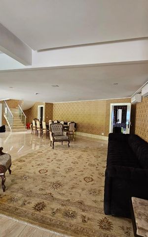Casa de condomínio à venda com 771m², 4 quartos e 4 vagas