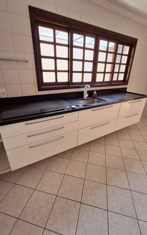 Casa para alugar com 200m², 3 quartos e 4 vagas