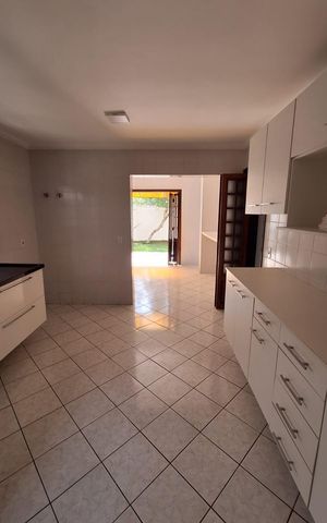 Casa para alugar com 200m², 3 quartos e 4 vagas