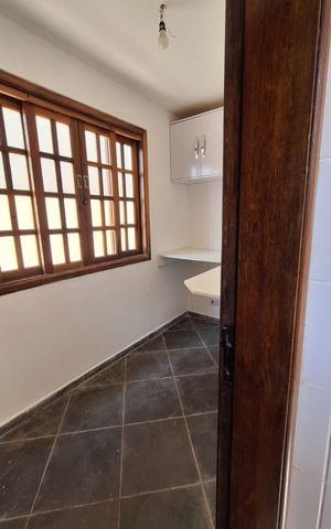 Casa para alugar com 200m², 3 quartos e 4 vagas